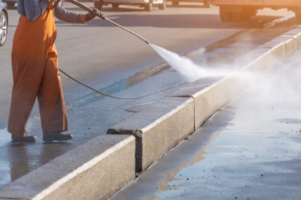 Commercial Concrete Cleaning in Merced