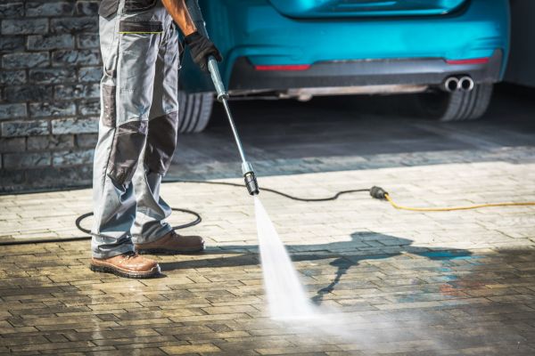 Cost of Driveway Pressure Washing in Merced