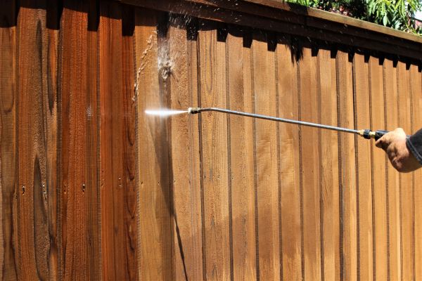 Cost of Fence Cleaning in Merced