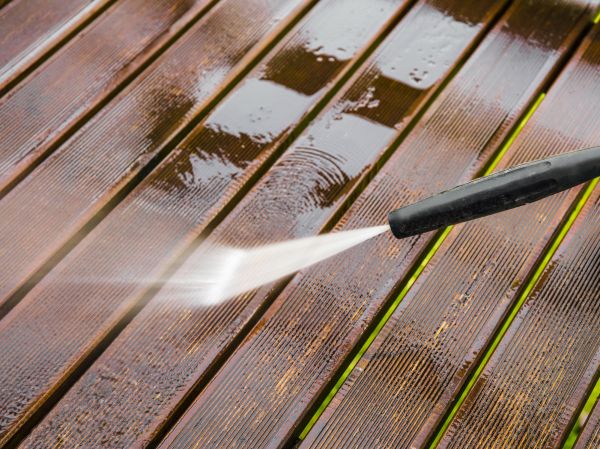 Cost of Deck Pressure Washing in Merced
