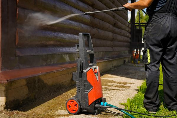 Wood House Exterior Cleaning in Merced