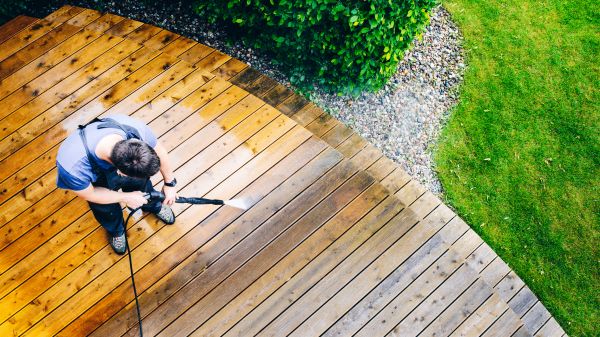 Cost of Deck Pressure Cleaning in Merced