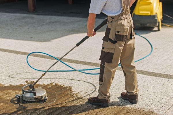 Townhouse Driveway Cleaning in Merced