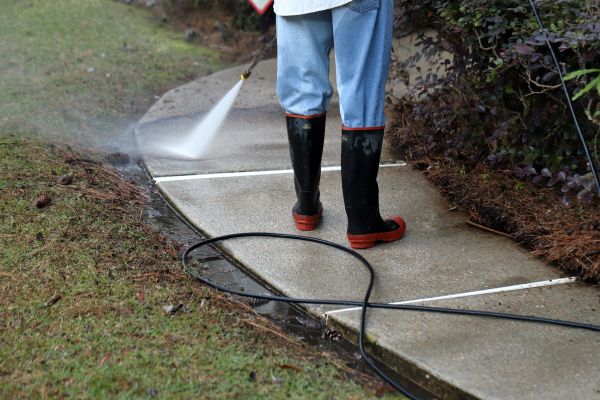 Cost of Sidewalk Pressure Cleaning in Merced