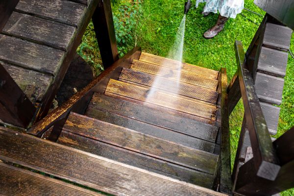 Wood Power Washing in Merced