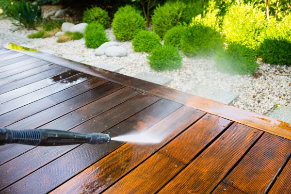 Cost of Deck Cleaning in Merced